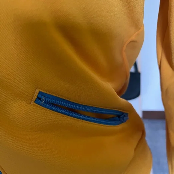 Vintage Adidas Woman's Jacket in yellow with blue trim. - Picture 4 of 6